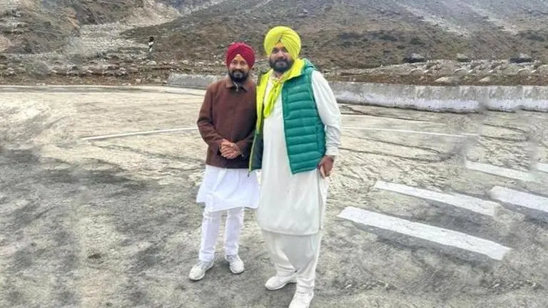 Navjot Sidhu maintains silence on Congress' CM face in Punjab; 'High Command will decide' Navjot Sidhu