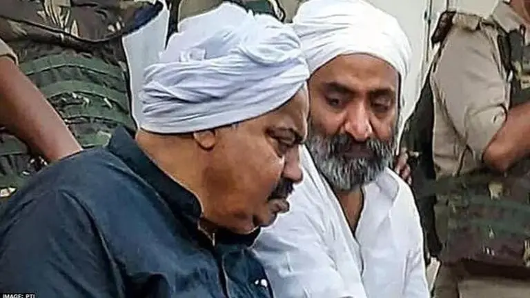 Gangster-politician Atique Ahmed, brother Ashraf buried in UP's Prayagraj