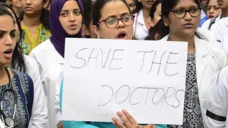 Doctors vs KRV: Talks fail, pvt hospital OPDs to be closed from Thursd Karnataka