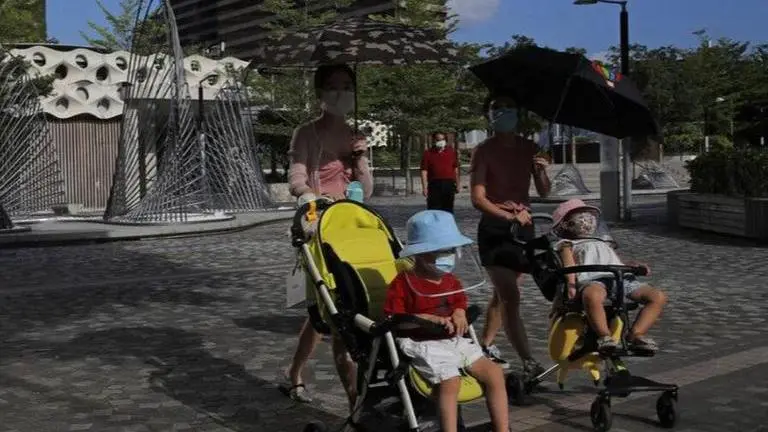 Hong Kong begins mass-testing for virus amid public doubts