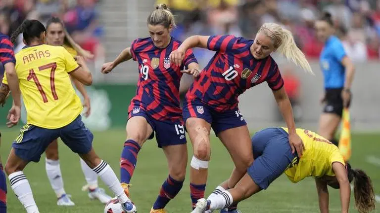 Smith scores twice, US women beat Colombia 3-0 in Colorado Smith