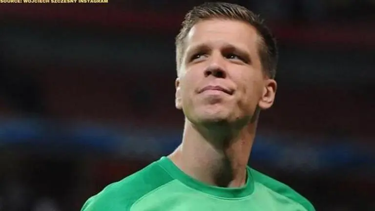 Ex-Arsenal keeper Szczesny opens up on the time Wenger fined him for smoking in the shower Arsenal