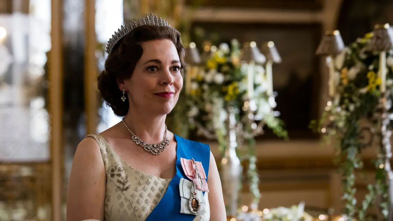 Olivia Colman Weighs In On Pay Disparity In Hollywood: If I Was Oliver... Olivia Colman