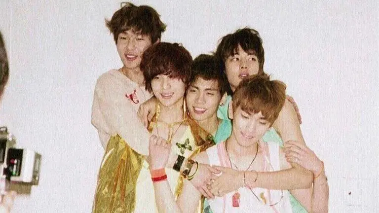 SHINee's Taemin remembers Jonghyun by recreating End Of A Day song on birth anniversary SHINee Taemin