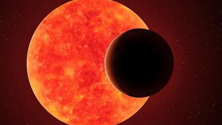 Jupiter-like exoplanet with 20X shorter orbit than Earth found with a bizarre atmosphere exoplanet
