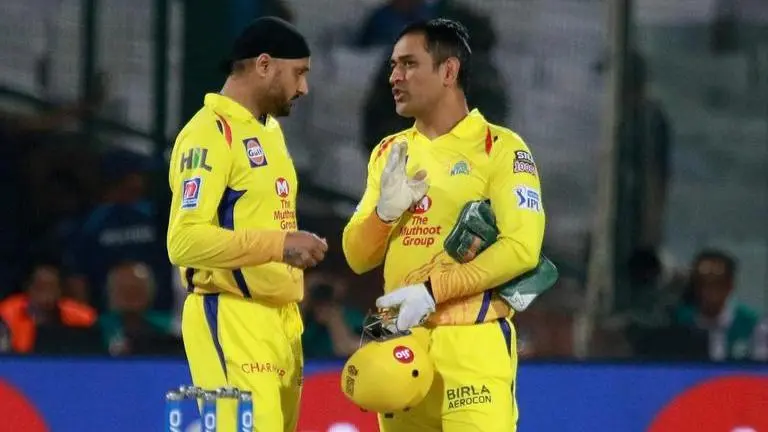 MS Dhoni and Harbhajan Singh