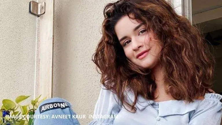 Avneet Kaur's 'rose-y' picture encourages people to experiment with hair; See pic Avneet Kaur