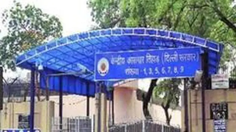 Tihar Jail authority releases 400 inmates to decongest prisons amid COVID-19 lockdown