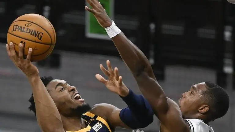 Jazz set season-high for 3-pointers, beat Spurs 130-109