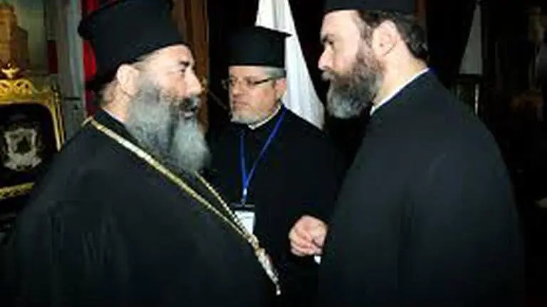 Greece: Bishop's death revives debate on communion safety