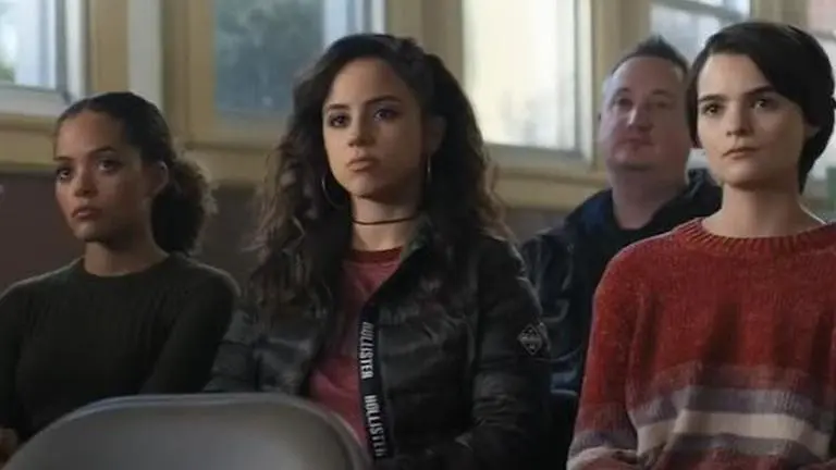 where was trinkets filmed