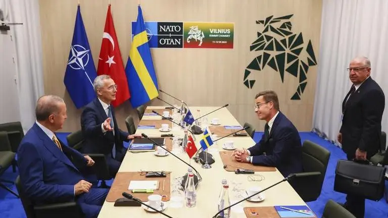 Sweden - from neutrality towards NATO membership NATO