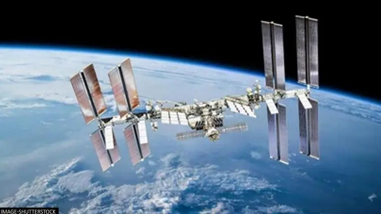 International Space Station shifts 57 degrees after error; Astronauts on board raise alarm International Space Station