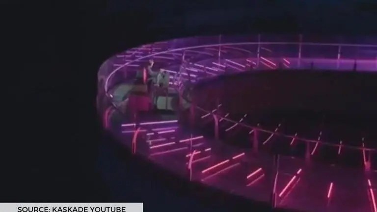 Kaskade becomes first DJ to perform on Grand Canyon; Fans can't get over the camera work Kaskade