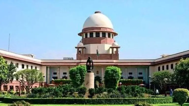 SC asks Centre to look into PIL on RBI branch exchanging currency defaced by separatists sc