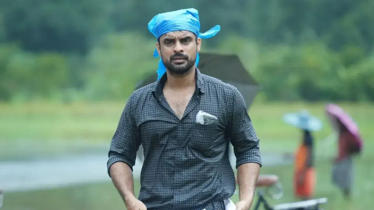 2018 director Jude Anthany Joseph apologises after film fails to make it to Oscars shortlist Tovino Thomas, 2018