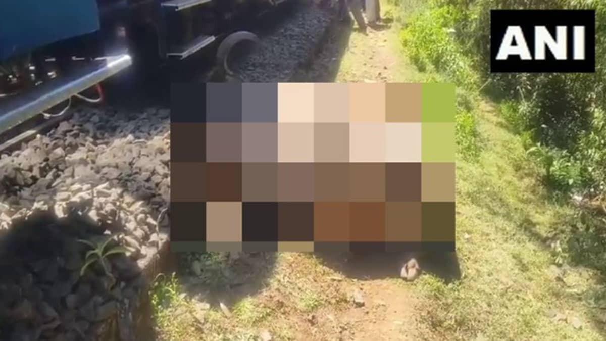 BREAKING: Toy Train Derailed Near Ooty Railway Station | Republic World