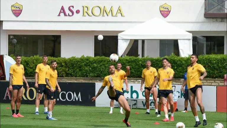 Over 200 clubs join Roma in missing children campaign 200