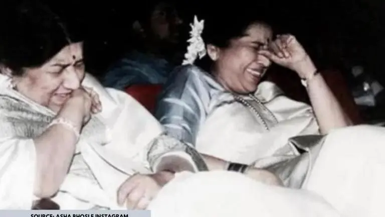 Unseen Pic Of The Day: Young Lata Mangeshkar’s picture with Asha Bhosle is unmissable lata mangeshkar