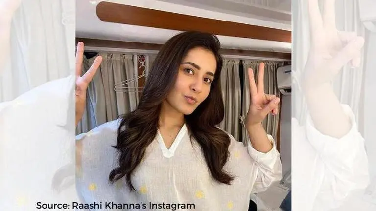 Vijay Sethupathi's 'Tughlaq Durbar' costar Raashi Khanna learns Tamil to dub her portion Source: Raashi Khanna's Instagram
