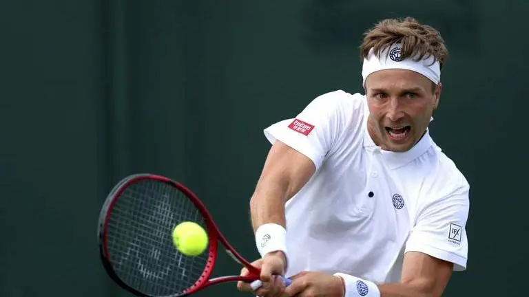 Manchester City shows its support for Liam Broady. Then he wins in 1st round at Wimbledon British tennis player Liam Broady is a fan of Manchester City. And the Premier League soccer team is fan of Broady. City, which completed a treble of