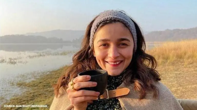 Alia Bhatt shares a stunning selfie while munching on some french fries at home; see pic Alia Bhatt