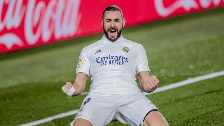 Benzema scores twice, Real Madrid beats 10-man Bilbao 3-1 Benzema scores twice, Real Madrid beats 10-man Bilbao 3-1