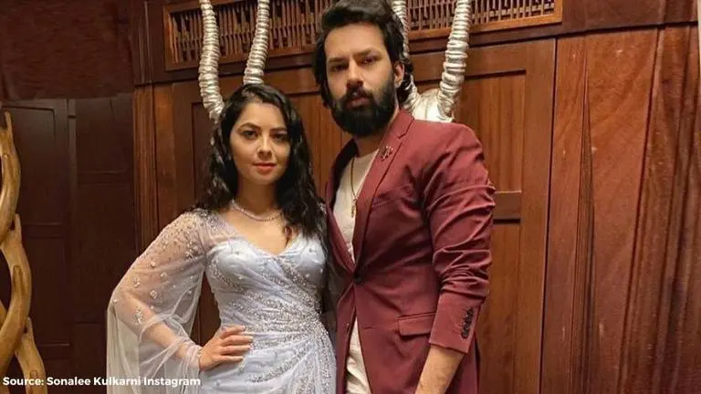 Sonalee Kulkarni's jam with her brother in Goa will cheer you up Sonalee Kulkarni