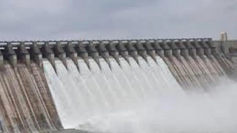 MP: 'Jal satyagraha' against Omkareshwar dam water level 'Jal satyagraha'