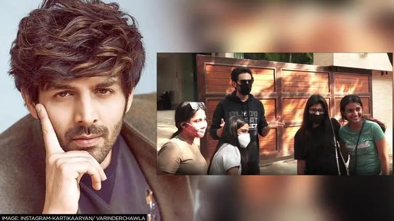 Kartik Aaryan meets fans outside his flat screaming his name, says 'This is everything' Kartik Aaryan, Selfie, kartik aaryan fans outside house,