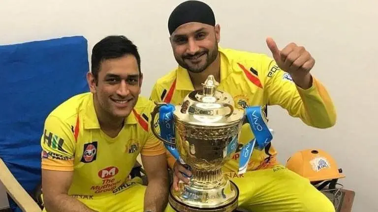 'Only then they perform': Harbhajan Singh reveals the 'winning mantra' of MS Dhoni 'Only then they perform': Harbhajan Singh reveals the 'winning mantra' of MS Dhoni