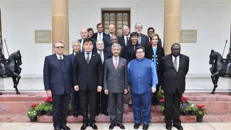 Jaishankar hosts lunch for envoys completing their tenure in India