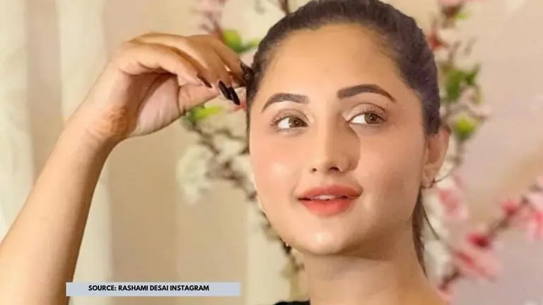 Rashami Desai learns how to play guitar amid coronavirus lockdown; watch rashami desai