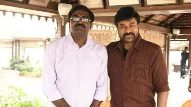 Telangana's Transport Minister meets Chiranjeevi on 'Acharya' sets, wishes luck for film Telangana's Transport Minister meets Chiranjeevi on 'Acharya' sets, extends luck for film