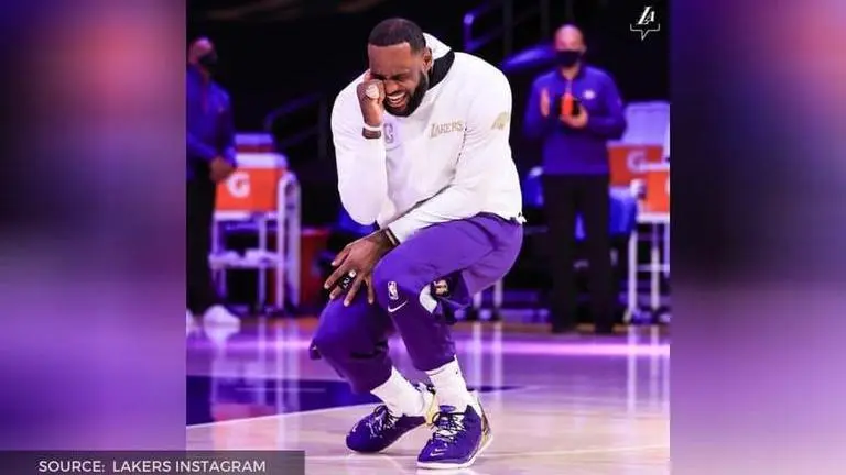 New Lakers championship ring pays tribute to Kobe Bryant, team's 17 NBA titles Lakers championship ring