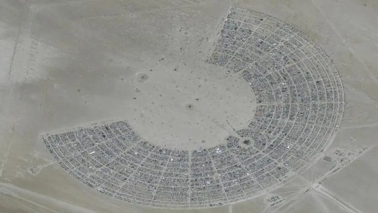 Nevada desert: Burning Man revelers begin exodus after flooding left tens of thousands stranded Nevada desert: Burning Man revelers begin exodus after flooding left tens of thousands stranded