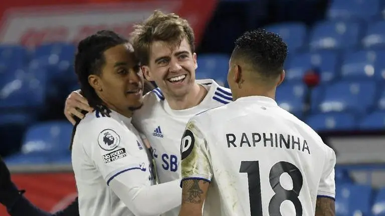 England hopeful Bamford helps Leeds beat Southampton 3-0