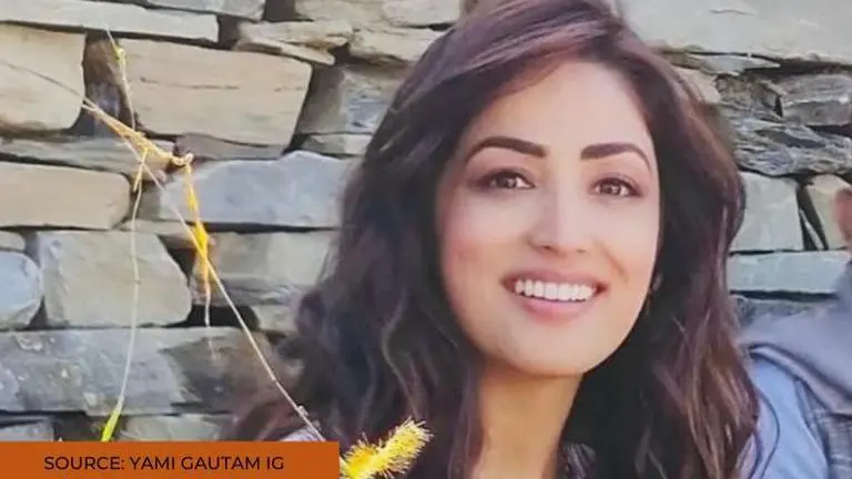 Yami Gautam celebrates working birthday with 'extended family'; visits Kangar Mandir Yami Gautam