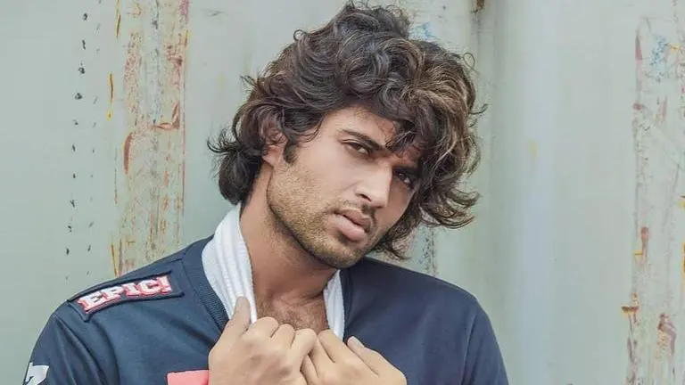 Vijay Deverakonda to make Bollywood debut with Abhishek Kapoor's next? Read Here Vijay Deverakonda to make Bollywood debut with Abhishek Kapoor's next? Read Here