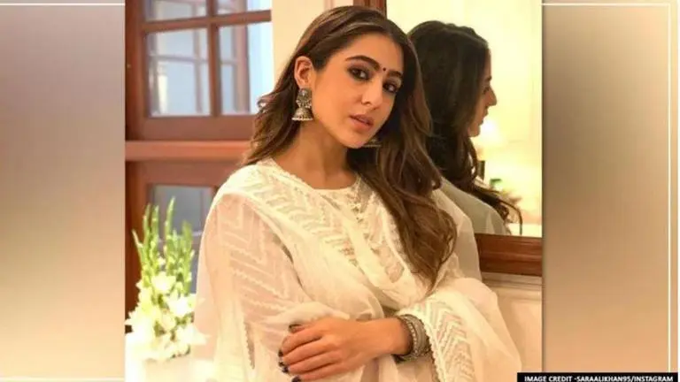 Unseen pic of the day: Sara Ali Khan attends wedding with dad & his then-gf Rosa Catalano Unseen Pic of the Day