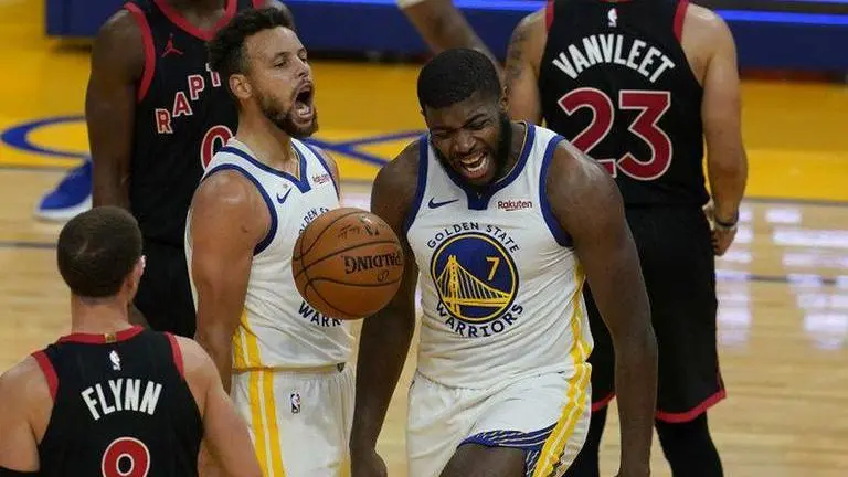 Warriors hold off Raptors 106-105 on off night by Curry