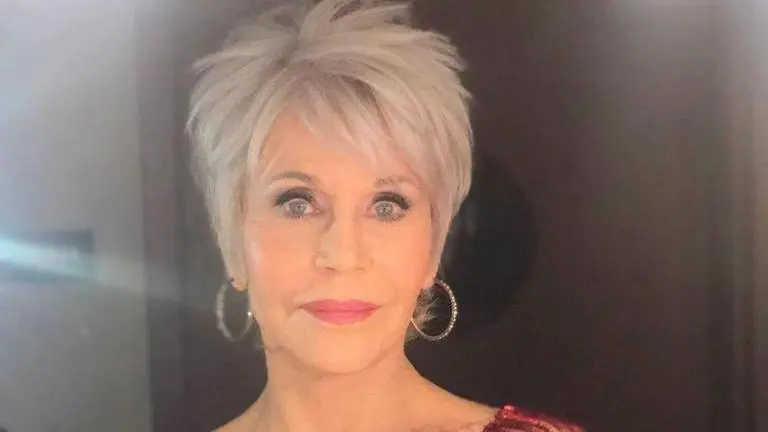 Jane Fonda shares an '80s style workout clip asking fans to "exercise" their right to vote jane fonda