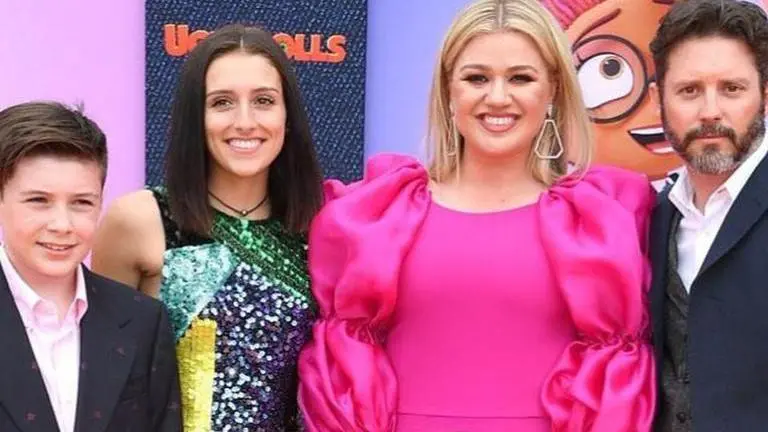 Kelly Clarkson settles divorce with ex-husband Brandon Blackstock, holds custody of kids Kelly Clarkson, Kelly Clarkson finalisis divorce, Brandon Blackstock, Kelly Clarkson