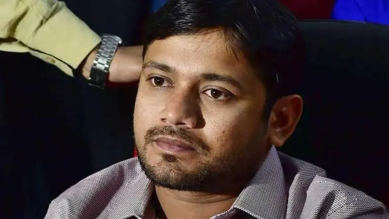 Eggs, lubricants thrown at Kanhaiya's car in Bihar town