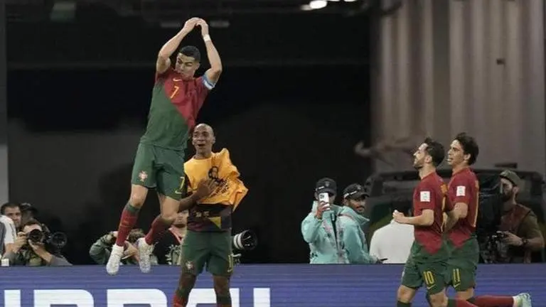 Cristiano Ronaldo becomes 1st men's player to score at five World Cups after goal vs Ghana Cristiano Ronaldo