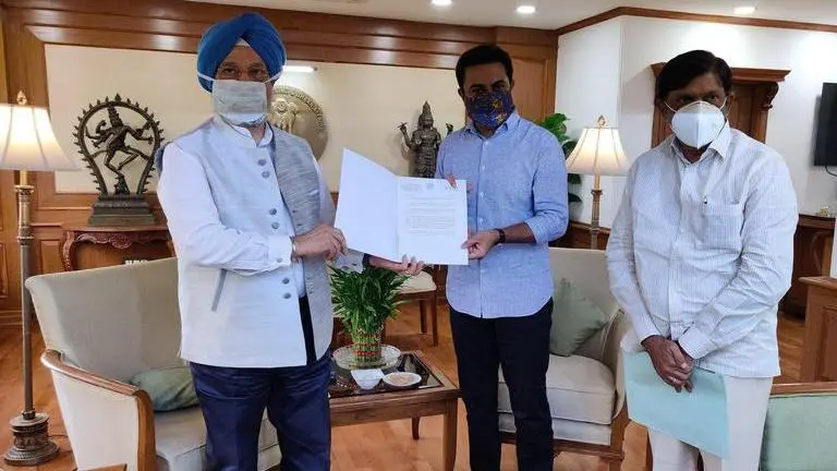 Telangana urges Centre to expedite Warangal airport work under UDAN