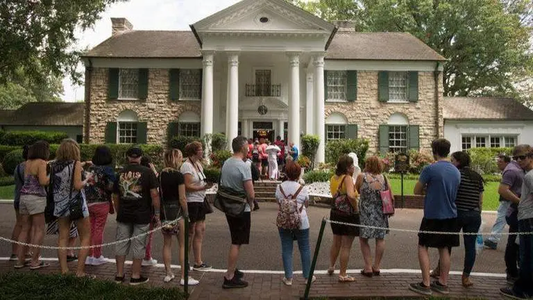 Elvis Presley's Graceland set to reopen this week in Memphis