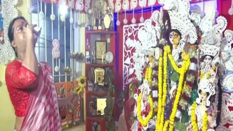 WB: Transgender community offers prayer to unique 'Ardh Nariswar' idol Kolkata