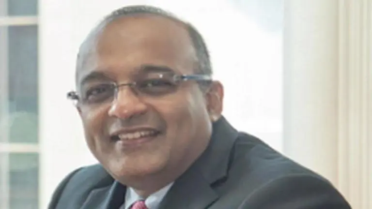 Aditya Puri hands over charge, Jagdishan takes over as HDFC Bank MD & CEO Jagdishan