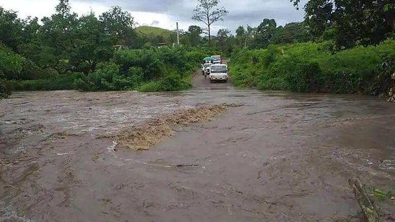 Fiji imposes curfew, braces for major cyclone